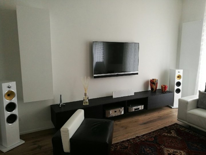 Sala cinema con domotica Control4