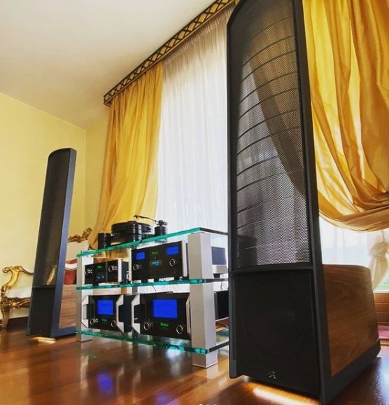 Impianto Hi-Fi con diffusori elettrostatici
