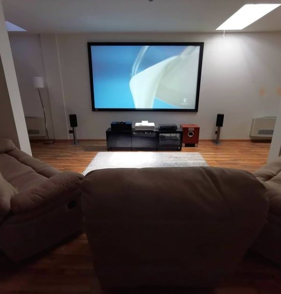 Sala cinema in tavernetta