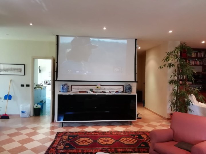 Videoproiezione in soggiorno